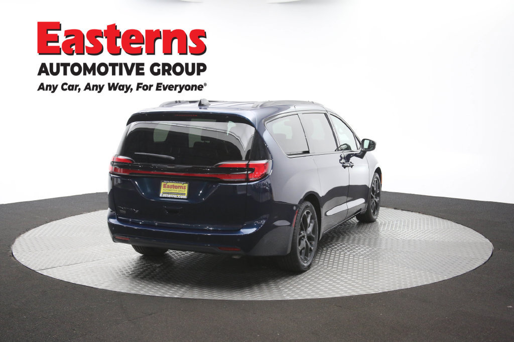 Used 2023 Chrysler Pacifica Touring-L w/ S Appearance Package FWD image 42