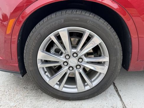 Used 2024 Cadillac XT6 Premium Luxury w/ Technology Package FWD image 9