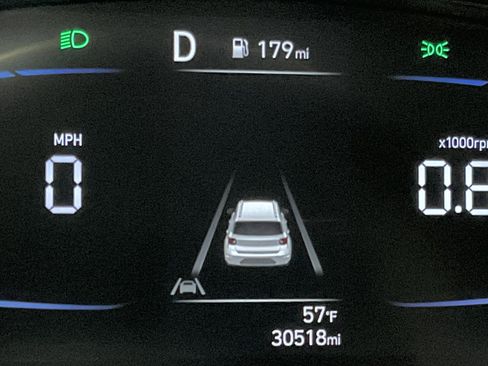 Used 2025 Hyundai Venue SEL FWD image 11