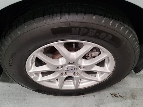 Used 2024 Chrysler Pacifica Touring-L FWD image 36