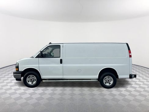 Used 2023 GMC Savana 2500 w/ Driver Convenience Package image 11