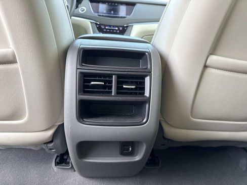Used 2019 Cadillac XT5 Luxury image 16