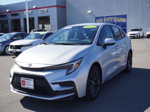 Used 2024 Toyota Corolla SE image 7