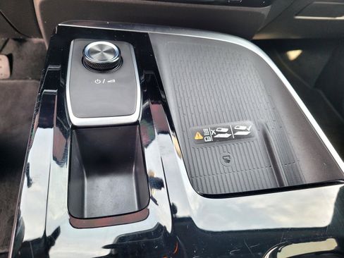 Used 2025 Buick Enclave Preferred FWD image 18