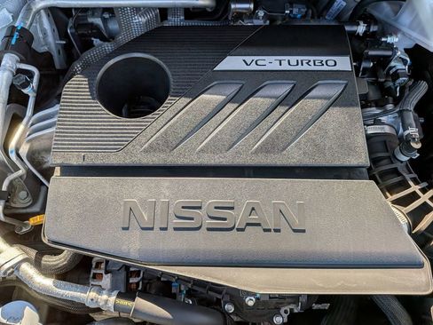 Used 2022 Nissan Rogue SV FWD image 14
