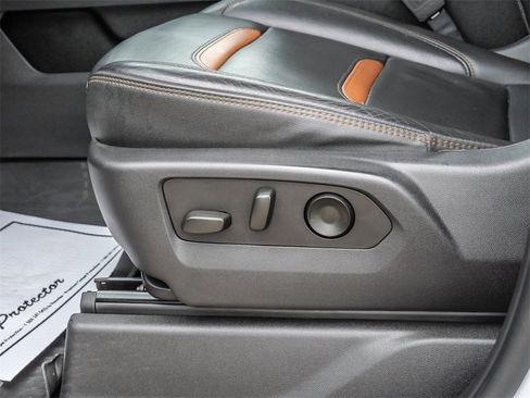 Used 2023 GMC Sierra 1500 AT4 image 32