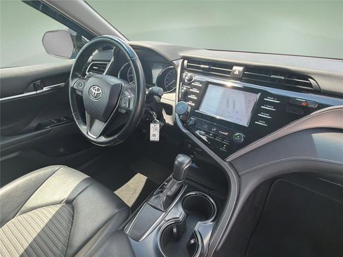 Used 2019 Toyota Camry SE FWD image 15