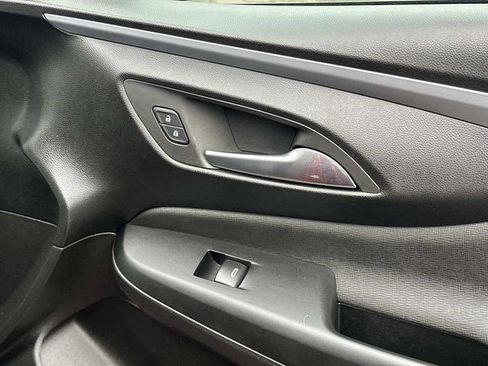 Used 2024 Buick Envista Preferred w/ Convenience I Package image 9