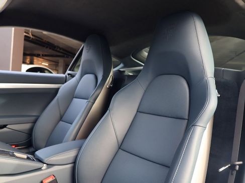 Certified 2025 Porsche 718 Cayman GT4 image 5