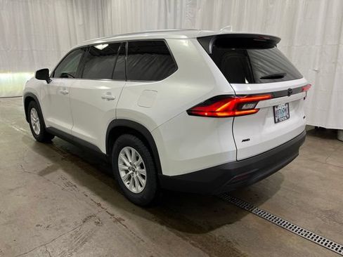 Certified 2024 Toyota Grand Highlander AWD image 6