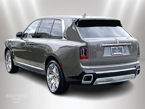 New 2026 Rolls-Royce Cullinan image 3