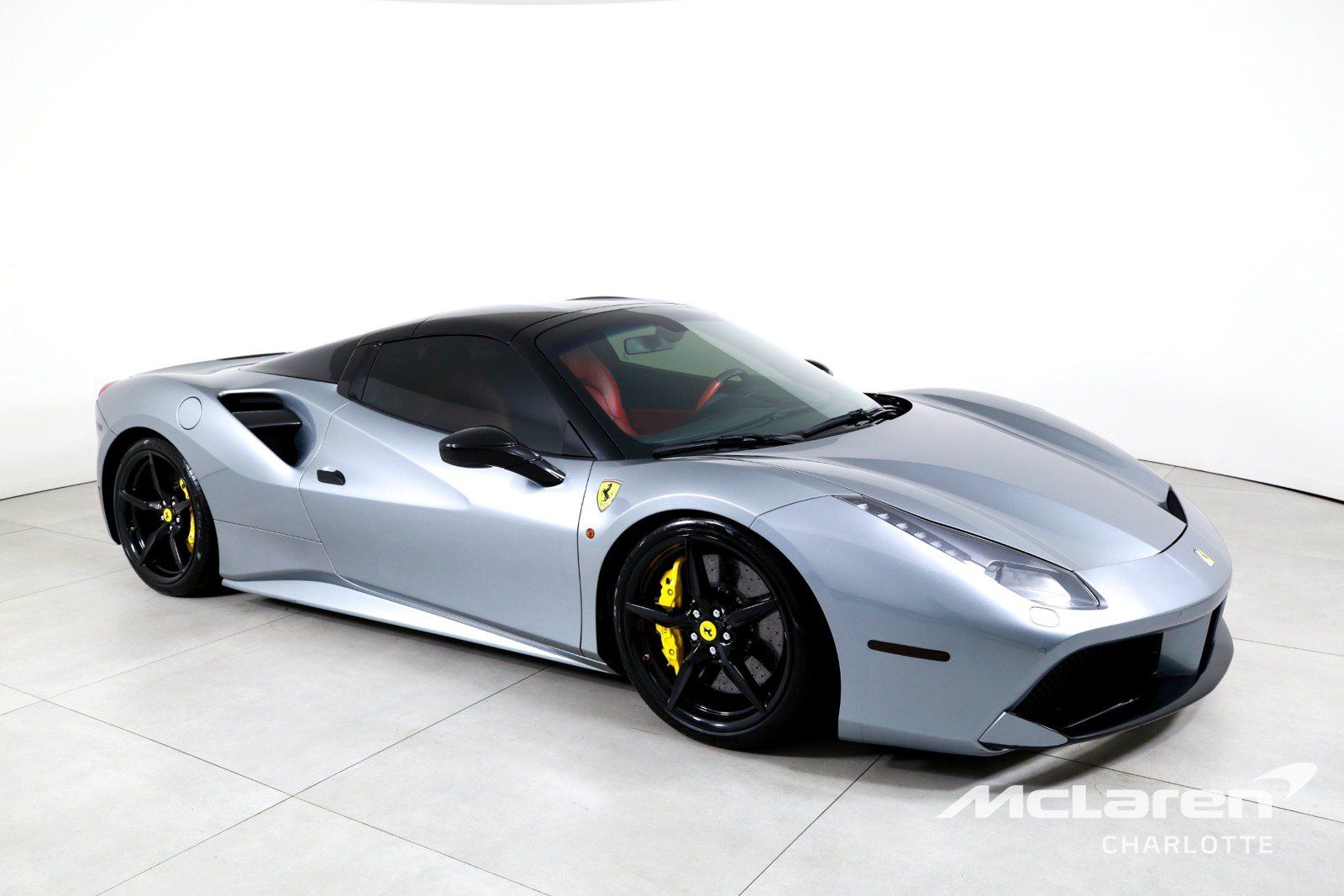 Used 2019 Ferrari 488 Spider RWD image 3