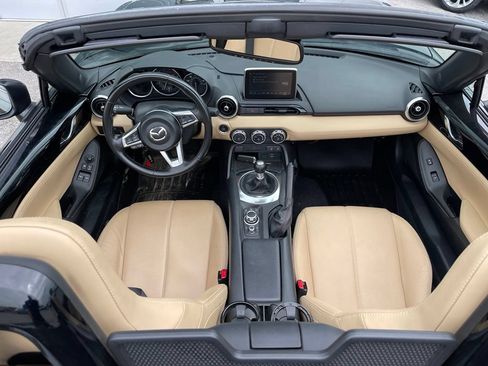 Used 2017 MAZDA MX-5 Miata Grand Touring RWD image 9