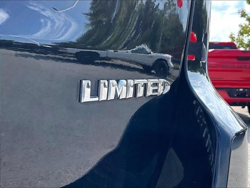 Used 2019 Jeep Grand Cherokee Limited w/ Trailer Tow Group IV AWD/4WD image 9