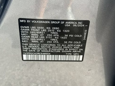 Used 2024 Volkswagen Atlas SEL Premium R-Line AWD/4WD image 33