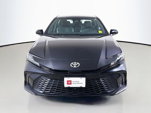 Used 2025 Toyota Camry SE FWD image 2