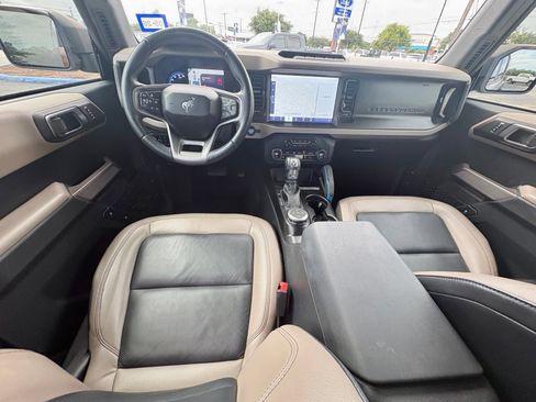 Used 2023 Ford Bronco Wildtrak AWD/4WD image 11
