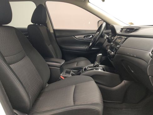Used 2020 Nissan Rogue SV AWD/4WD image 21