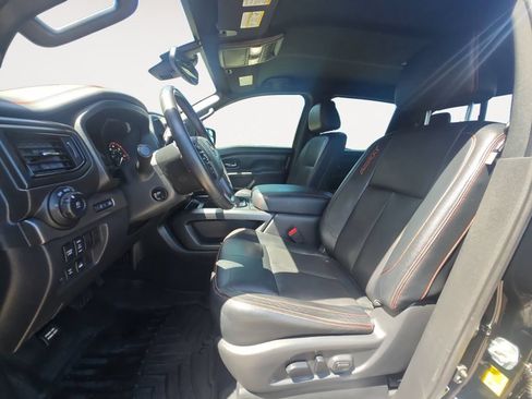 Used 2021 Nissan Titan PRO-4X w/ Pro-4x Convenience Package AWD/4WD image 10