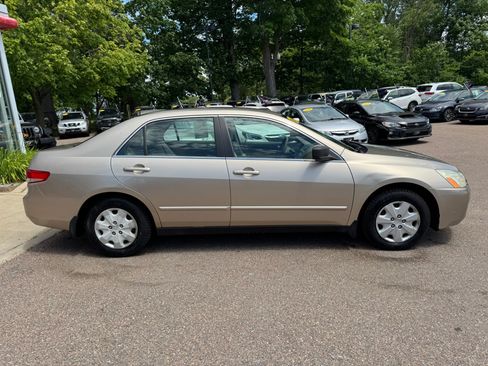 Used 2003 Honda Accord LX image 8