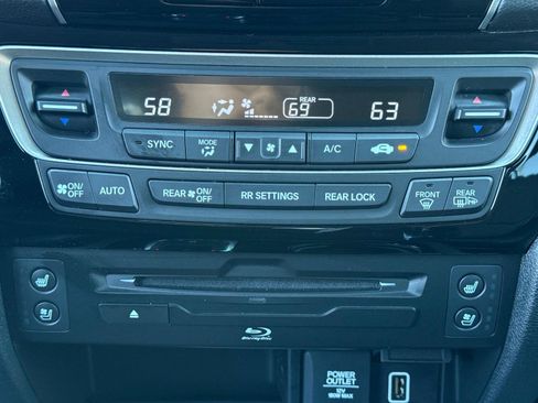 Certified 2022 Honda Pilot Elite image 30