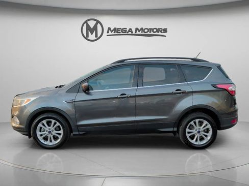 Used 2018 Ford Escape SE w/ SE Sync 3 Package image 3