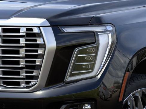 New 2026 GMC Yukon Denali w/ Denali Reserve Package AWD/4WD image 10