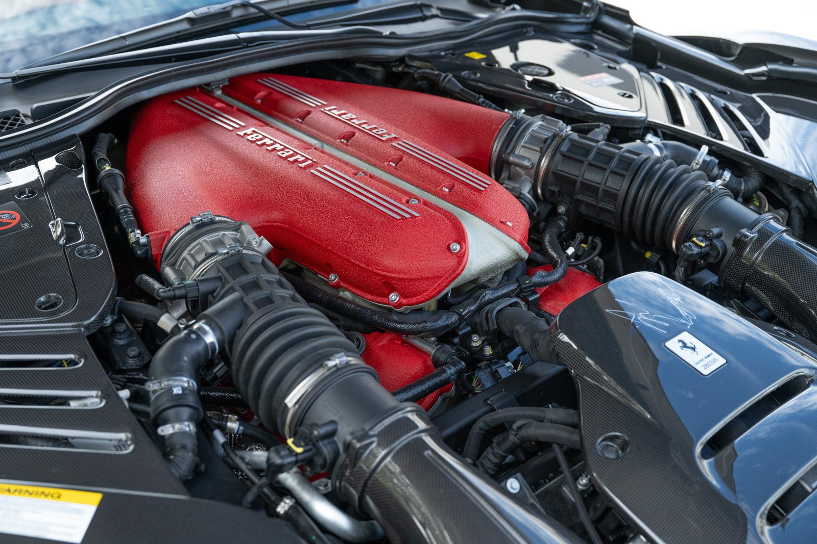 Used 2022 Ferrari 812 Competizione RWD image 14