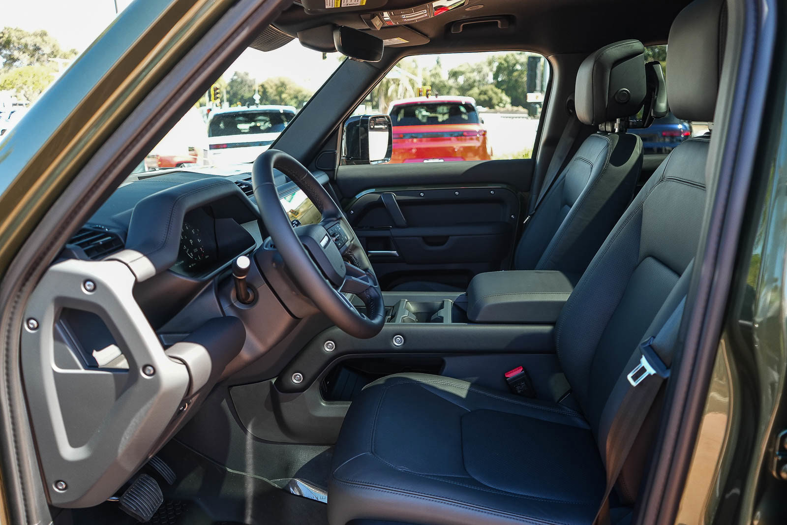 New 2026 Land Rover Defender 110 X-Dynamic SE AWD/4WD image 17