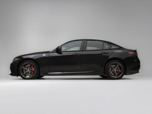 Used 2024 Alfa Romeo Giulia Quadrifoglio w/ Active Assist Plus Package image 8
