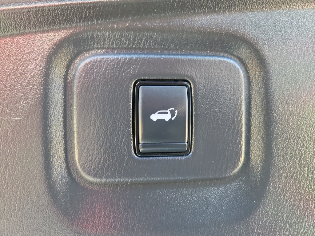 Used 2017 Nissan Pathfinder SL AWD/4WD image 11