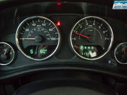 Used 2015 Jeep Wrangler Unlimited Sahara AWD/4WD image 13