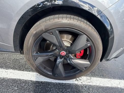 Used 2022 Jaguar F-PACE SVR image 7