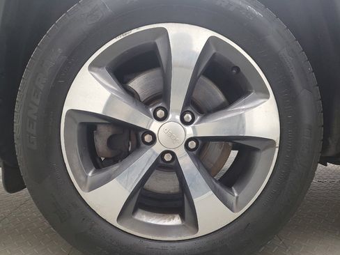 Used 2019 Jeep Cherokee Limited image 31