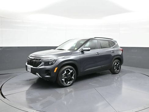 Certified 2024 Kia Seltos EX AWD/4WD image 10