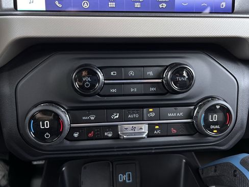 Used 2024 Ford Bronco Wildtrak AWD/4WD image 19