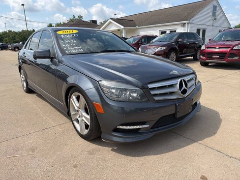 Used 2011 Mercedes-Benz C 300 4MATIC Sedan image 2