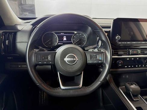 Certified 2024 Nissan Pathfinder SV image 9