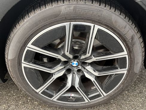 Used 2025 BMW 760i xDrive w/ Executive Package image 13