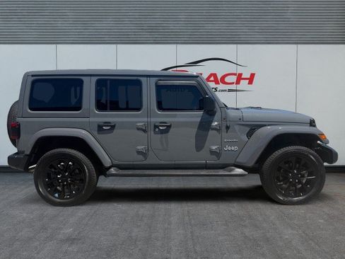Used 2023 Jeep Wrangler Unlimited Sahara w/ Cold Weather Group AWD/4WD image 9