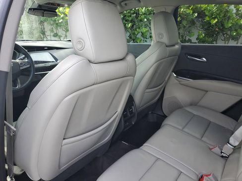 Used 2020 Cadillac XT4 Premium Luxury image 15
