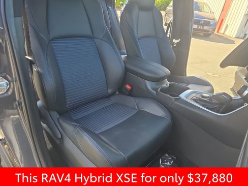 Used 2024 Toyota RAV4 XSE AWD/4WD image 16