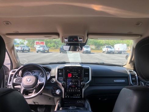 Used 2019 RAM 1500 Laramie image 13