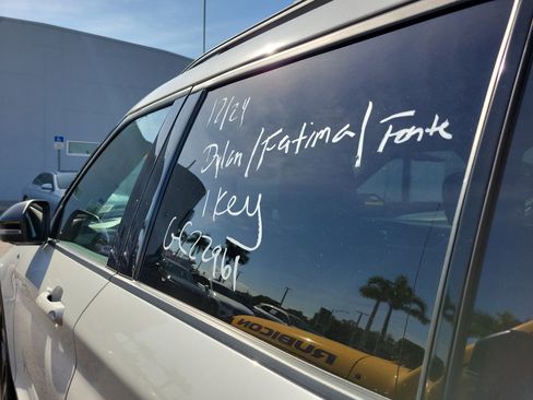 Used 2025 Ford Explorer ST-Line w/ Premium Package image 6