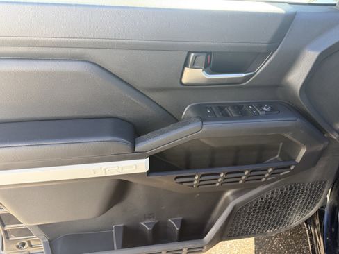 Used 2024 Toyota Tacoma TRD Off-Road image 10