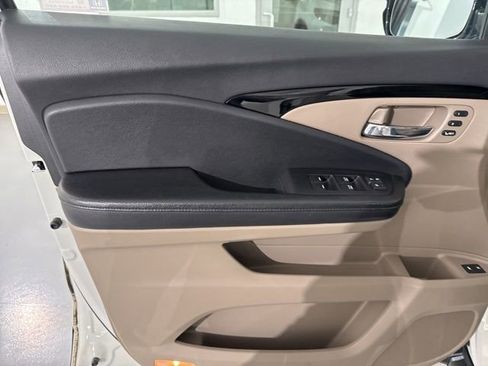 Used 2018 Honda Pilot Touring image 22
