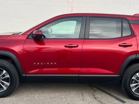 New 2026 Chevrolet Equinox LT w/ Convenience Package II image 2