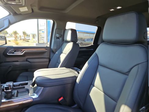 Used 2024 Chevrolet Silverado 1500 LT w/ Leather Package RWD image 19