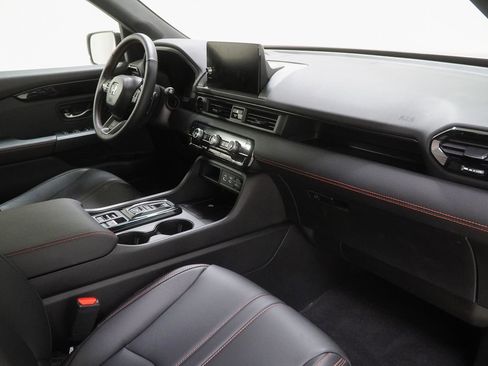Certified 2025 Honda Pilot TrailSport image 35