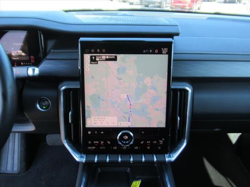 Used 2025 GMC Acadia Elevation image 20